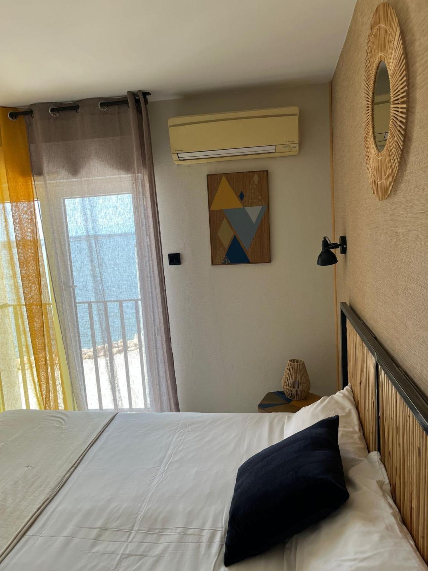 A La Voile Blanche Hotel บูซิเกส์ ภายนอก รูปภาพ