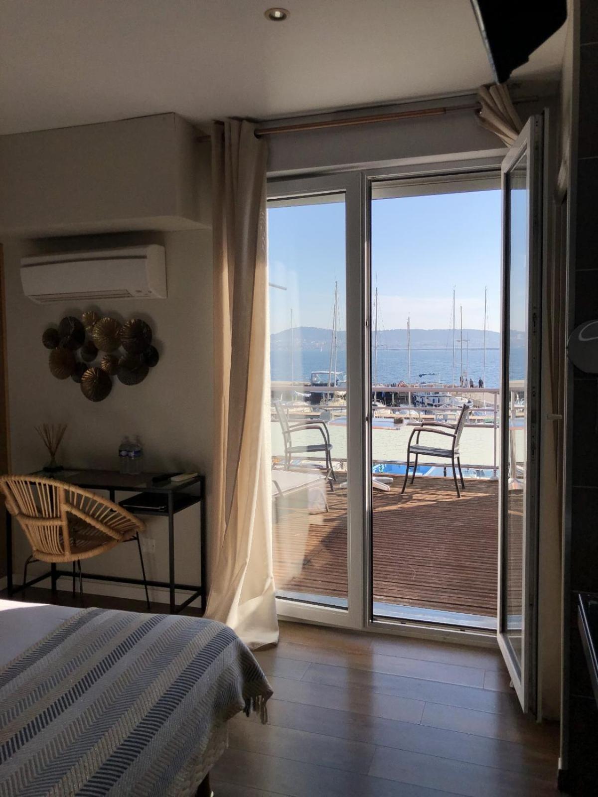A La Voile Blanche Hotel บูซิเกส์ ภายนอก รูปภาพ
