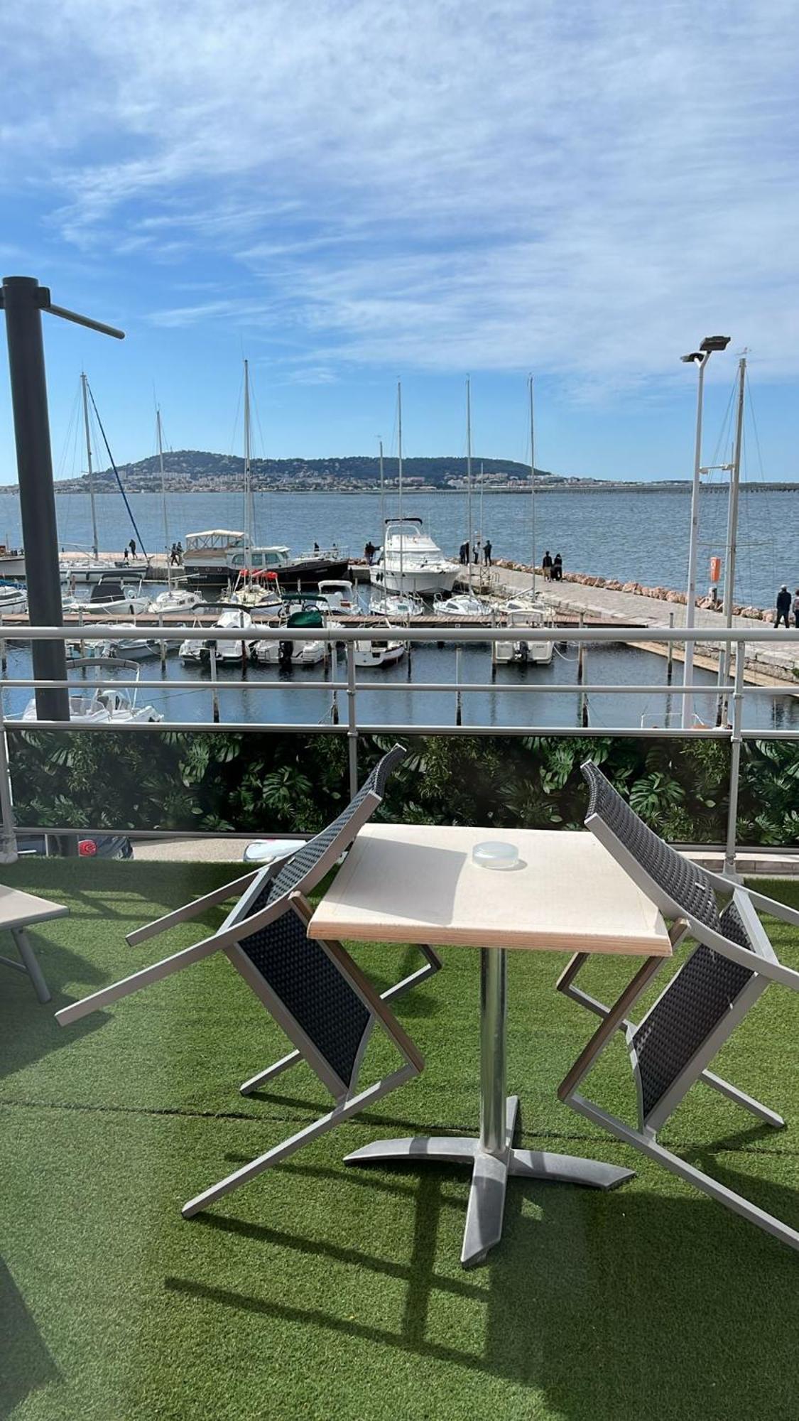 A La Voile Blanche Hotel บูซิเกส์ ภายนอก รูปภาพ