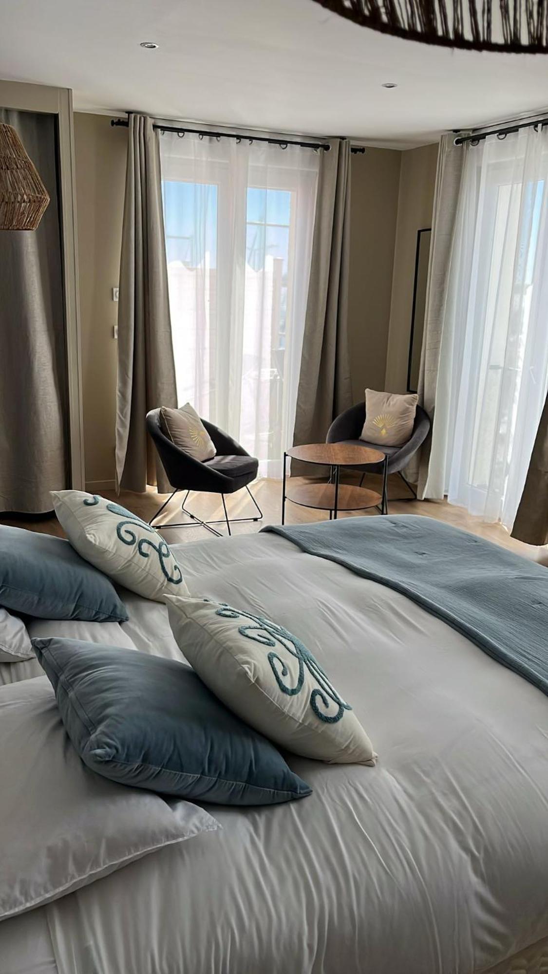 A La Voile Blanche Hotel บูซิเกส์ ภายนอก รูปภาพ